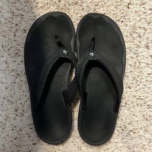 OluKai Ohana sandals, size 10